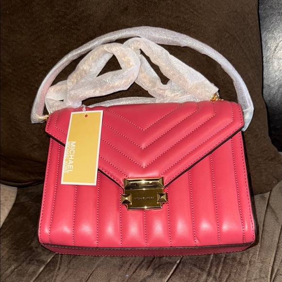 NWT-Michael Kors Pink Quilted Crossbody Bag with Gold Hardware - Picture 11 of 11